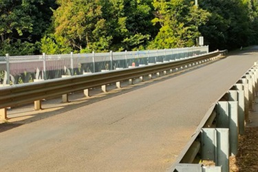 New guardrails on Booyong Bridge