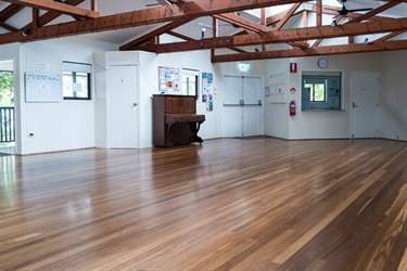 Suffolk Park Hall interior looking towards main entry